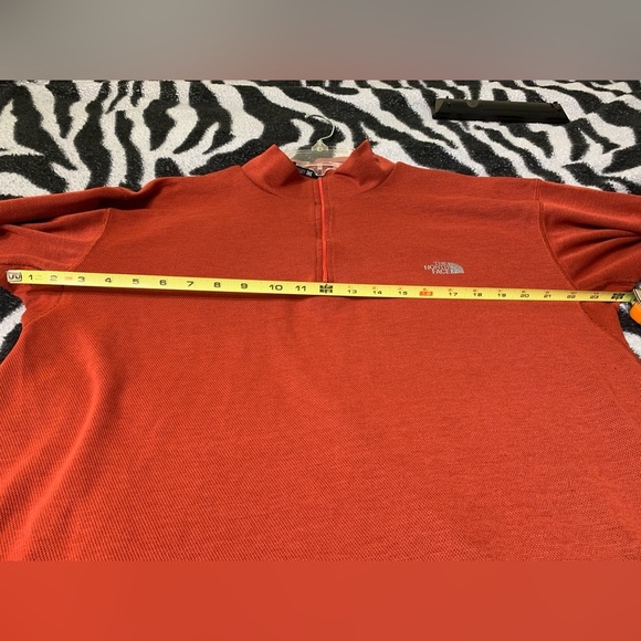 The North Face Men’s  Red Polartec 1/4 Zip Long Sleeve Size XL Logo Performance - Picture 3 of 7
